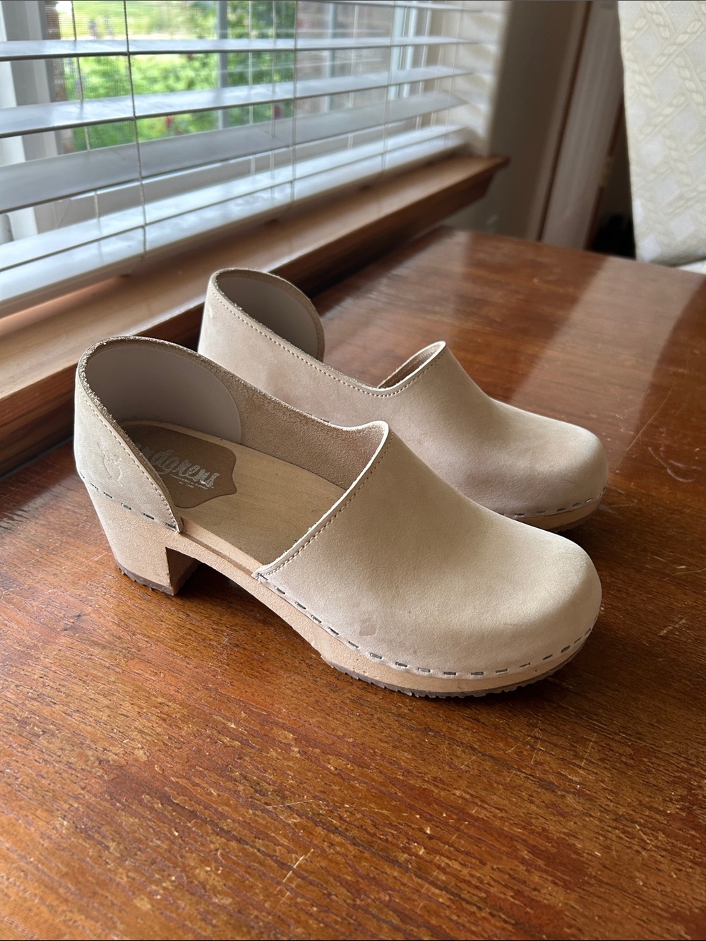 Brett low back clogs